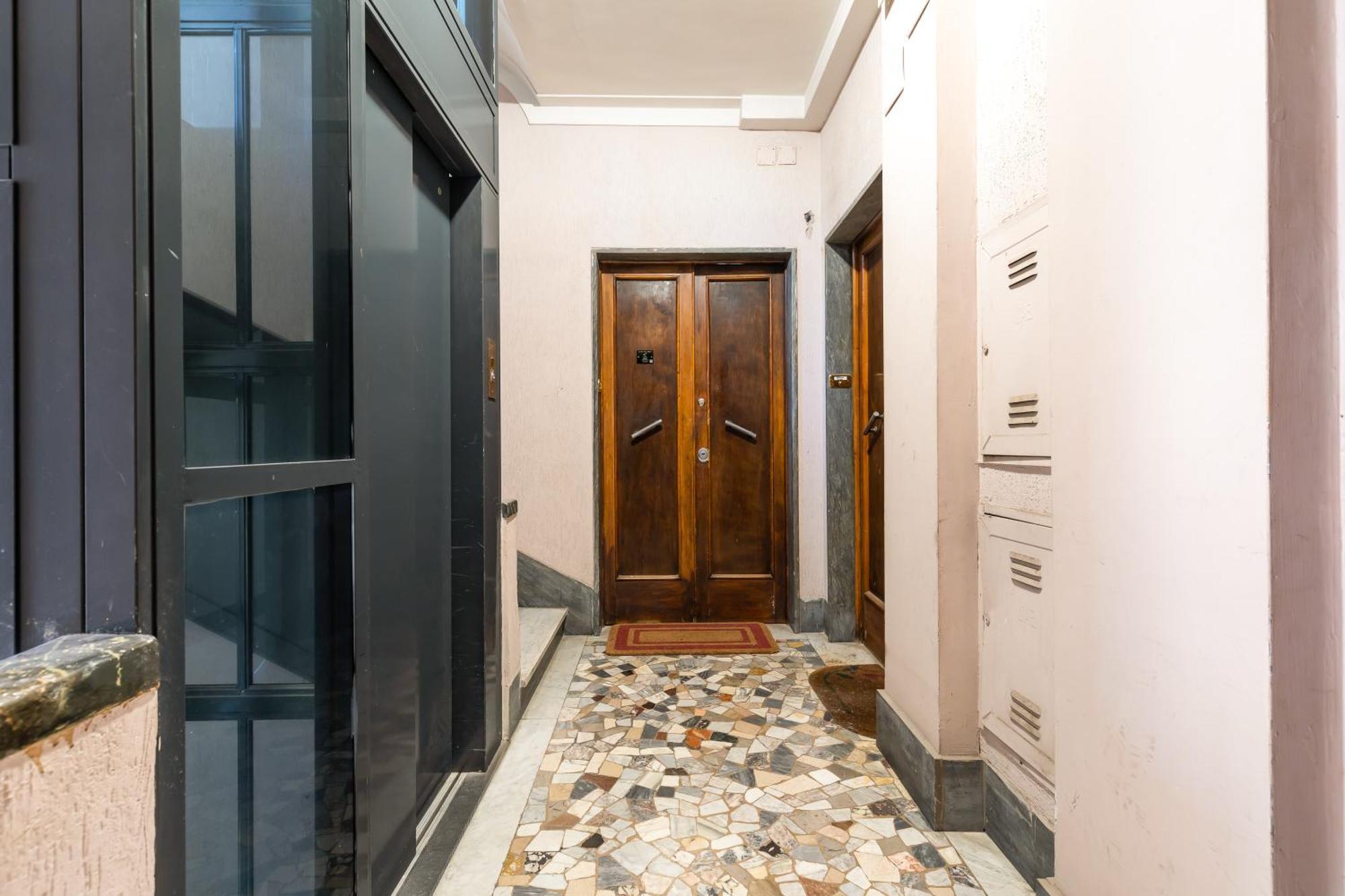 Cozy Apartment Gianicolense 3Bdr Рим Екстериор снимка