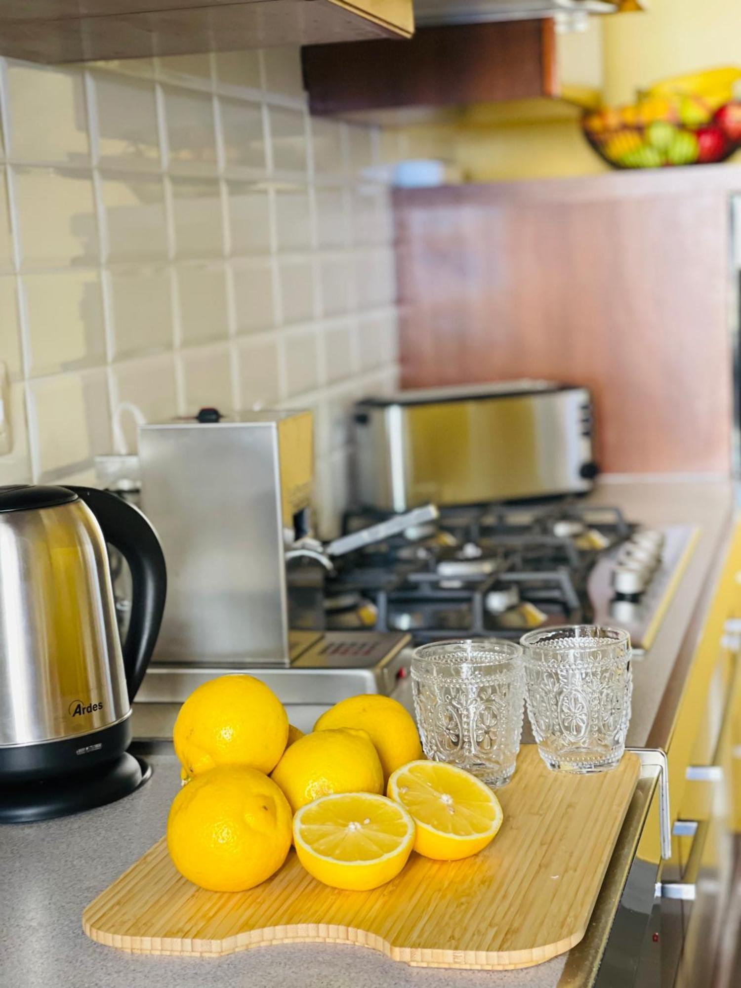 Cozy Apartment Gianicolense 3Bdr Рим Екстериор снимка